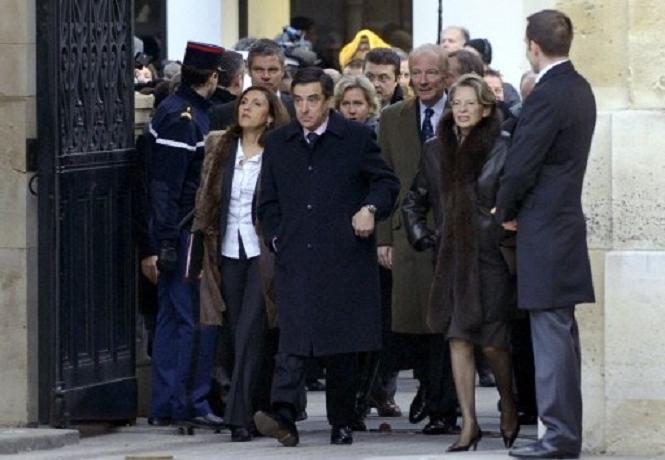 http://www.aid97400.lautre.net/IMG/jpg/FrancoisFillonGouvernementVoeuxElysee20100105.jpg